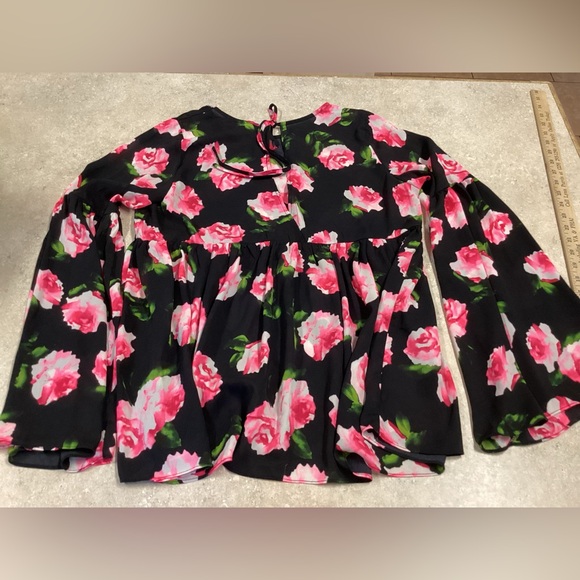 Buddy Love SZ L women’s pink floral flowy colorful bell sleeve spring roses top - Picture 11 of 11